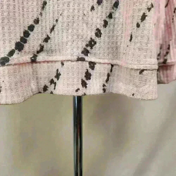 MNY Marc New York Performance Medium Waffle Weave Soft Pink Long Sleeve Top - Picture 9 of 12